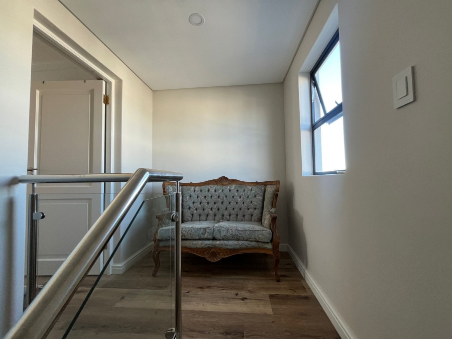 4 Bedroom Property for Sale in Sandown Western Cape